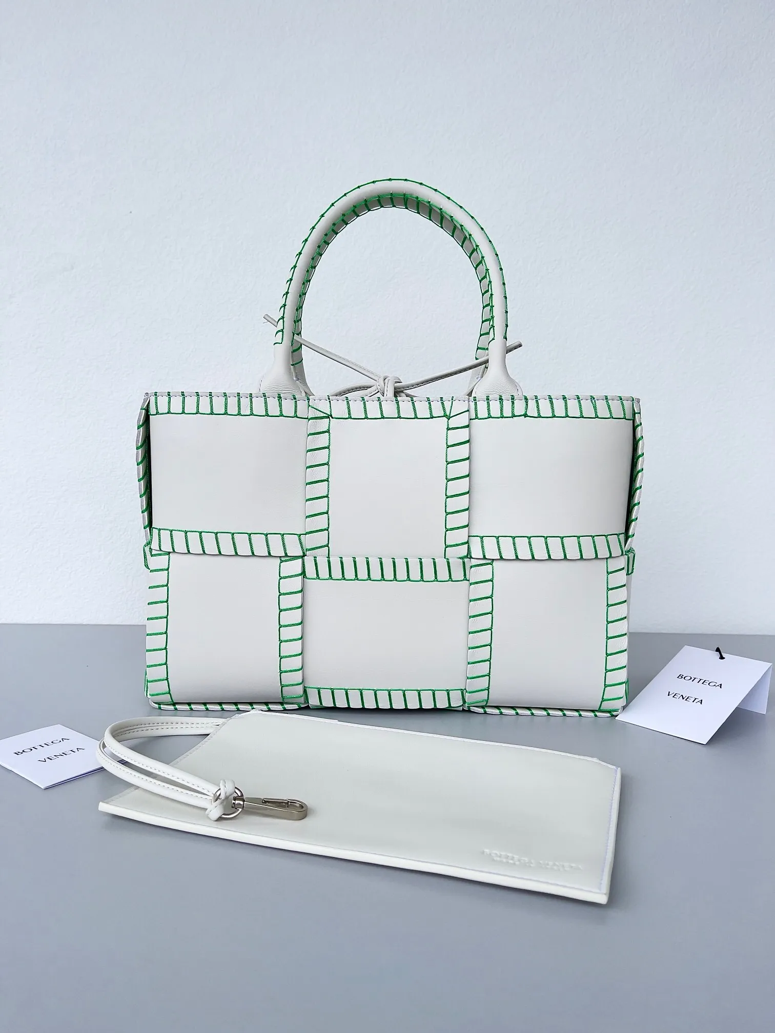 All categories 💚 Authentic bags 💚 BV 2025 new style 𝗕𝗼𝘁𝘁𝗲𝗴𝗮 𝗩𝗲𝗻𝗲𝘁𝗮 Tote bag